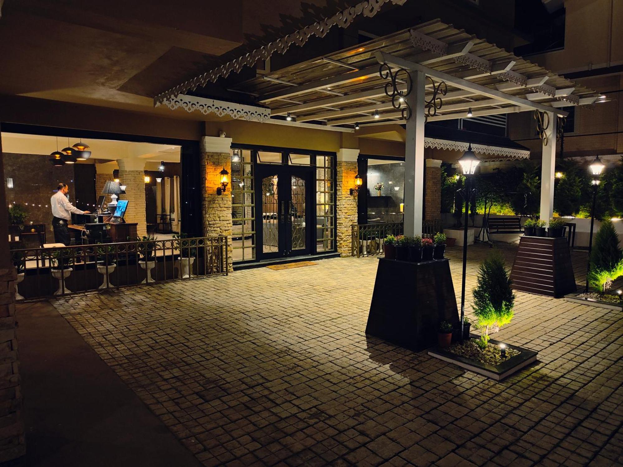 Hotel Acropolis Shillong Buitenkant foto