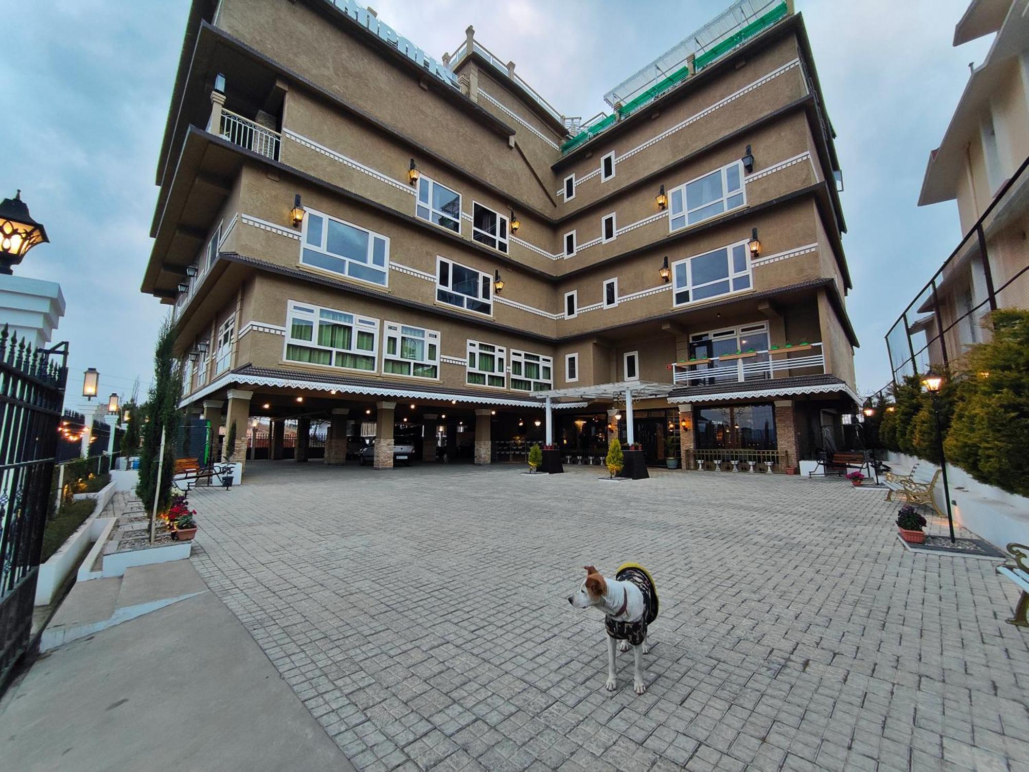 Hotel Acropolis Shillong Buitenkant foto
