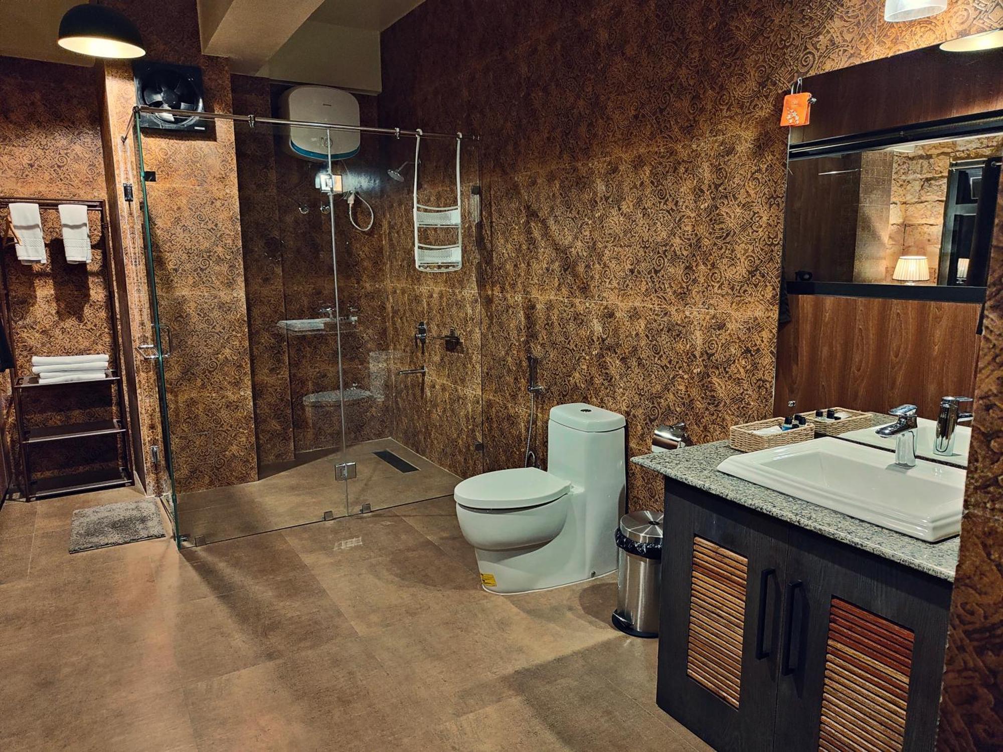 Hotel Acropolis Shillong Buitenkant foto